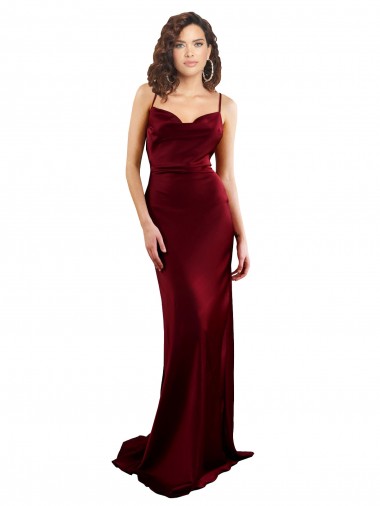 Borgonha Cetim Sedoso Bainha Criss Cruz Decote Capuz Longo Formais Vestidos de Madrinha / Vestidos de Noite / Vestidos de Festa Outlet