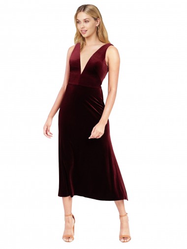 Borgonha Linha A Decote V Comprimento Midi Veludo Elástico Curto Vestidos de Madrinha / Vestidos de Festa Outlet