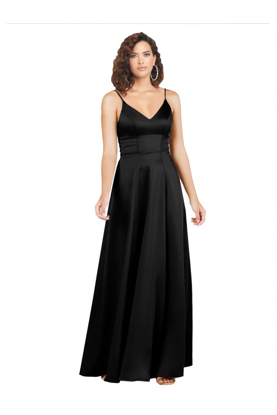 Preto Cetim Sedoso Linha A Sem Mangas Decote V Longo Formais Vestidos de Madrinha / Vestidos de Noite / Vestidos de Festa Outlet