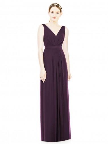 Uva Chiffon Linha A Sem Mangas Decote V Longo Vestidos de Madrinha / Vestidos de Baile Outlet
